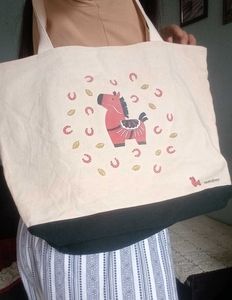 Spacious 100% Cotton Bag
