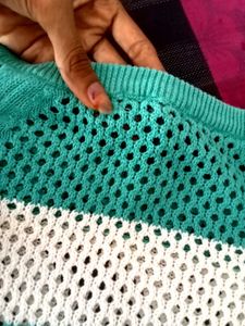 KNITTED SHEER TOP...🤍💙