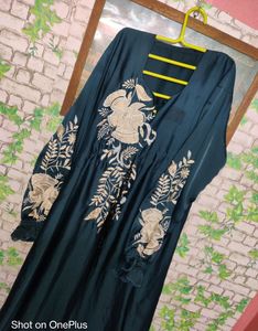 🧕Abaya With Zari Chikan Embroidery 🍁