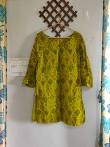 Avaasa Green And White chikankari Kurti Combo