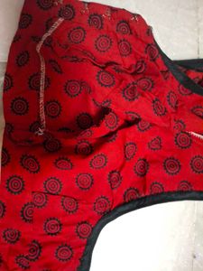 Red &amp; Black Printed Blouse