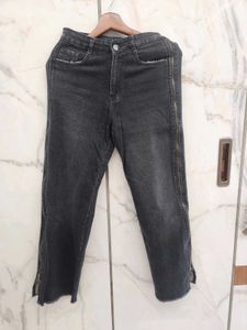 Chic grey Denim Jeans with Zipper Detail