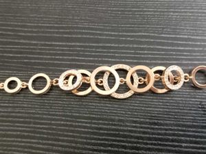 Gold circle Link Bracelet
