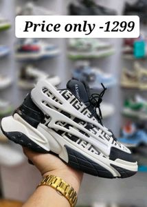 Trendy Sneaker In Whole Sale Price