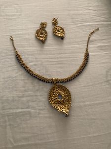 Elegant Necklace &amp; Earring Set