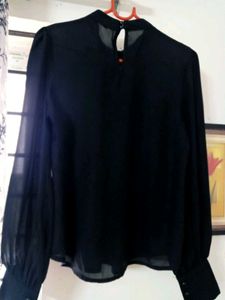 Women&#39;s Black Top
