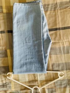 Light Wash Wide Leg Denim Jeans – Size 30