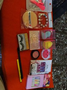 Beauty Bundle: Bracelet &amp; Powder Puff