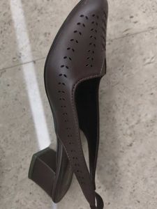 Marc Loire Women Pointed Toe Block Heel Sandal