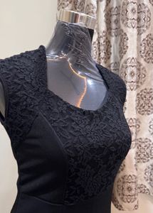 Black Bodycon Dress With Cap Sleeves By AND