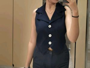 Chic Navy Cropped Vest