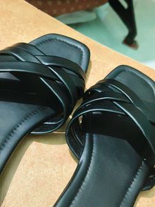 Black Criss Cross Slides - Size 7