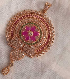 Elegant Gold Tone Traditional Pendant