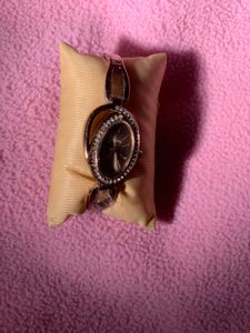 Elegant Women&#39;s Watch