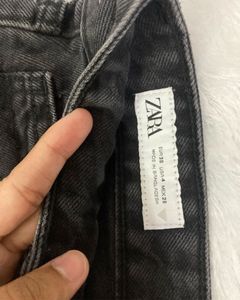 ZARA brand High Waisted Denim 🖤