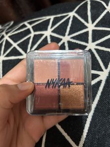 Nykaa 4 in 1 Quad Eyeshadow Palette