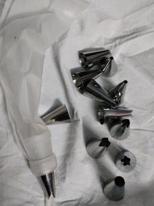 Cake Decorating Piping Tips Set