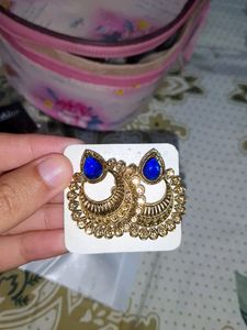 [New] Traditional Gold And Crystal Earring