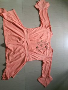 Ladies TOP Size M , IN very Good Condition