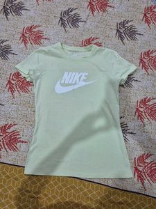Nike T Shirt