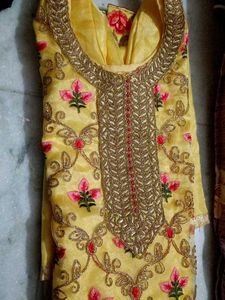 Elegant Embroidered Kurti With Pant