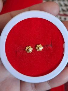 Beautiful New Flower Desine Studs
