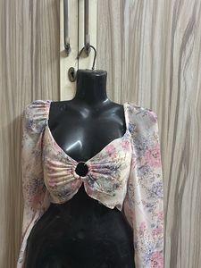 ⭕️B3G1⭕️ + 30 % Off On Combo❗️sexy cut out croptop