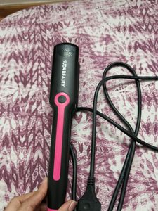 Huda Beauty Hair Straightener