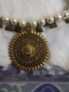 Neckpiece
