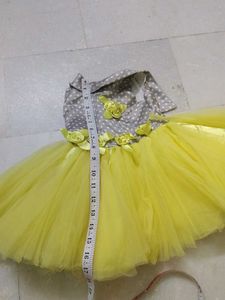 Yellow Frauk