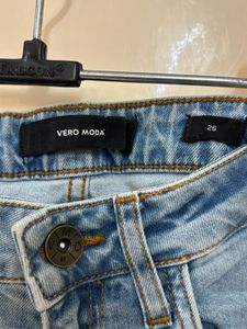 Vero Moda Semi Distressed Jeans