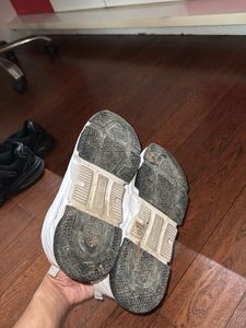 White Casual Shoes (UK9)