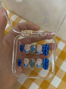 Blue Floral Press-On Nails