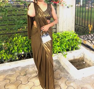 Elegant Gold Saree Without Blouse