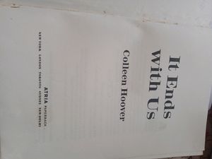 COLLEN HOOVER&#39;S BOOK: IT ENDS WITH US
