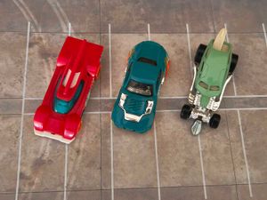 13 Hotwheels Cars + 3 Free Car