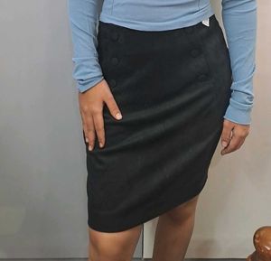 Chic Black Mini Skirt