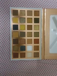 O.Two.O 28 Colours Eyeshadow Palette