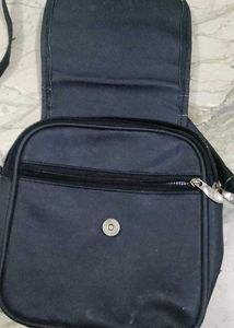 Vintage &#39;V&#39; Detail Shoulder Bag