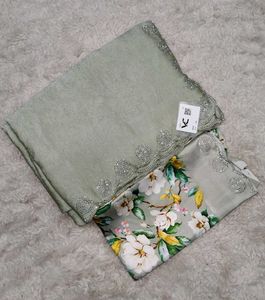 Plain Saree With Floral Print Blouse