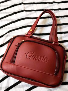 Make Offer:-Vintage 'Classic' Handbag