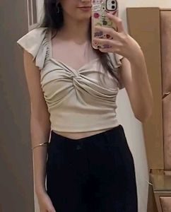 SSS Front Knot Top