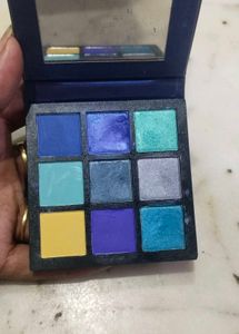 Huda Beauty Sapphire Obsessions