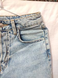 *price Reduced*H&amp;M Slim Mom Fit Jeans