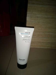 Minimalist moisturiser Vitamin B5