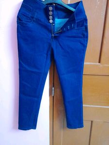 New Navy Blue Jeans With Button Closures 💙