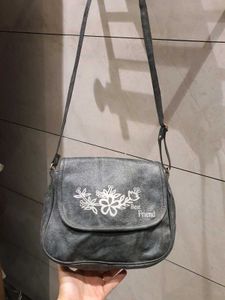 🔥🎀Women Grey Sling Bag🎀🔥