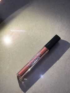 Huda Beauty Liquid Matte Lipstick