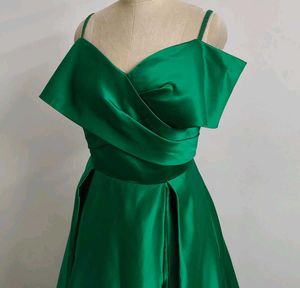 Elegant Emerald Green Gown
