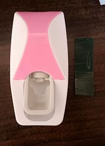 Automatic  Toothpaste Squeezing Device